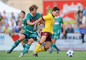 Samir Nasri (Arsenal) Maak (Neusiedl). SC Neusiedl 0:4 Arsenal, Sportzentrum Neusiedl Samir Nasri (Arsenal) Maak (Neusiedl). SC Neusiedl 0:4 Arsenal, Sportzentrum Neusiedl