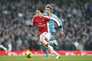Arsenal v West Ham United 2008-9 Collection: Samir Nasri (Arsenal) Valon Behrami (West Ham United)