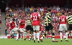 Samir Nasri scores Arsenals 3rd goal. Arsenal 3:2 Celtic. Emirates Cup Pre Season Samir Nasri scores Arsenals 3rd goal. Arsenal 3:2 Celtic. Emirates Cup Pre Season