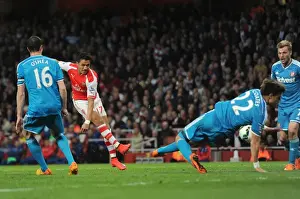 Sanchez vs. Coates: A Premier League Showdown at Emirates