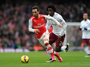 Santi Cazorla Outmaneuvers Carlos Sanchez: Arsenal vs Aston Villa, Premier League 2014-15