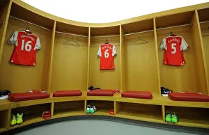 Arsenal V Everton 2016-17 Prints: Behind the Scenes: Arsenal Changing Room Before Arsenal v Everton (2016-17)