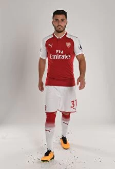 Arsenal 1st team Photocall 2017-18 Collection: Sead Kolasinac's Arsenal Debut: 2017-18 Team Photocall