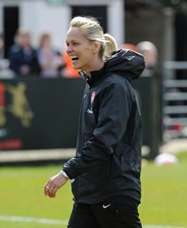 Females Collection: Shelley Kerr Leads Arsenal Ladies FC in UEFA Women's Champions League Semi-Final Clash against VfL