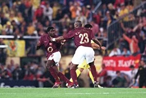 Campbell Sol Collection: Sol Campbell and and Kolo Toure (Arsenal) celebrate at the final whistle