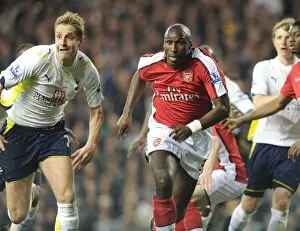 Tottenham Hotspur v Arsenal 2009-10 Collection: Sol Campbell (Arsenal) Michael Dawson (Tottenham). Tottenham Hotspur 2: 1 Arsenal