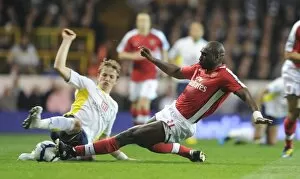 Images Dated 14th April 2010: Sol Campbell (Arsenal) Roman Pavlyuchenko (Tottenham). Tottenham Hotspur 2: 1 Arsenal