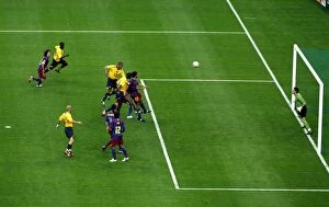 Campbell Sol Collection: Sol Campbell heads Arsenals goal past Victor Valdes (Barcelona)