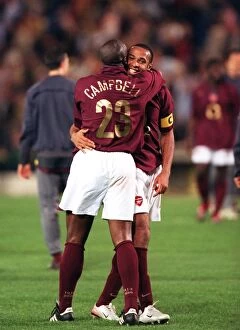 Images Dated 28th April 2006: Sol Campbell and Thierry Henry (Arsenal) celebrate at the end of the match