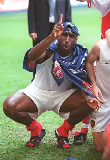 Sol Campbell's Triumph: Arsenal Clinch the Premier League Title at White Hart Lane (2004)