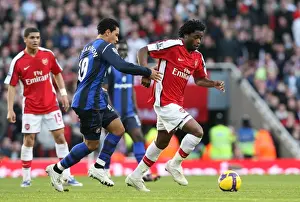 Arsenal V Sunderland 2008-9 Prints: Song vs. Richardson: A Battle of Midfielders in the Stalemate at Emirages Stadium - Arsenal vs