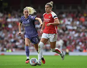 Steph Catley in Action: Arsenal Women vs Liverpool Women Clash in Barclays Super League
