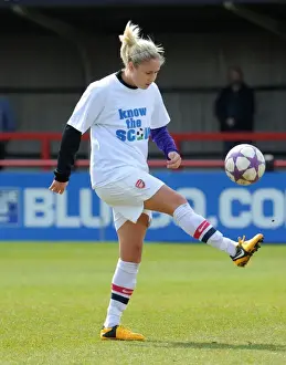 Steph Houghton: Arsenal Ladies FC's Champion Defender in UEFA Women's Champions League Semi-Final Showdown vs. VfL Wolfsburg