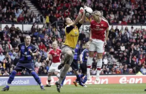 Suzanne Grant (Arsenal) Halen Alderson (Sunderland)