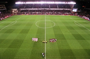 Arsenal v Ajax 2005-6 Collection: The teams have their group picture taken. Arsenal 0: 0 Ajax