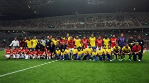 The two teams mingle for a group picture. Uwara Red Diamonds 1: 2 Arsenal. Pre Season Friendly