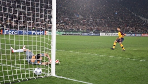 AS Roma v Arsenal 2008-9 Collection: Theo Walcott