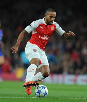 Arsenal V Olympiacos 2015/16 Prints: Theo Walcott in Action: Arsenal vs Olympiacos, UEFA Champions League 2015/16