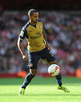 Arsenal v Olympique Lyonnais - Emirates Cup 2015/16 Collection: Theo Walcott in Action: Arsenal vs Olympique Lyonnais, Emirates Cup 2015/16