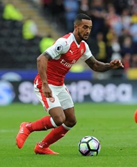 Hull City v Arsenal 2016-17 Collection: Theo Walcott in Action: Hull City vs Arsenal, Premier League 2016-17