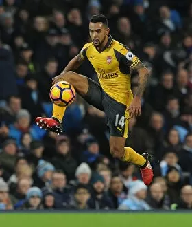 Manchester City v Arsenal 2016-17 Collection: Theo Walcott in Action: Manchester City vs Arsenal, Premier League 2016-17