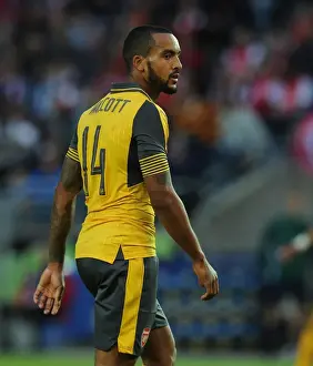 Viking FK V Arsenal 2016-17 Prints: Theo Walcott in Action: Viking FK vs Arsenal (2016-17)