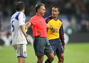Images Dated 17th September 2008: Theo Walcott (Arsenal) confronts Ognjen Vukojevic (Dynamo Kiev)