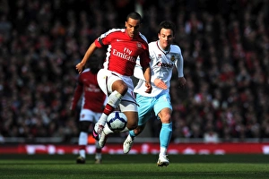 Theo Walcott (Arsenal) Daniel Fox (Burnley). Arsenal 3:1 Burnley, Barclays Premier League Theo Walcott (Arsenal) Daniel Fox (Burnley). Arsenal 3:1 Burnley, Barclays Premier League