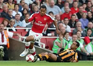 Images Dated 29th September 2008: Theo Walcott (Arsenal) Geovanni (Hull)