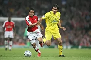 Images Dated 15th April 2009: Theo Walcott (Arsenal) Robert Pires (Villarreal)