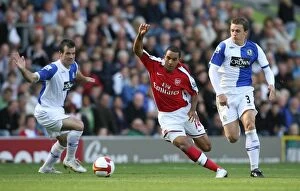 Blackburn Rovers v Arsenal 2008-9 Collection: Theo Walcott (Arsenal) Stephen Warnock and Ryan Nelson (Blackburn)