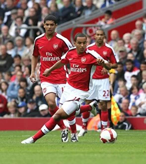 Blackburn Rovers v Arsenal 2008-9 Collection: Theo Walcott and Denilson (Arsenal)