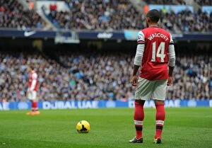 Manchester City Collection: Theo Walcott Faces Manchester City: Arsenal vs. Manchester City, Premier League 2013-14