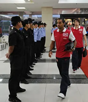 Theo Walcott Gears Up: Arsenal vs Hangzhou Greentown, China (2011)