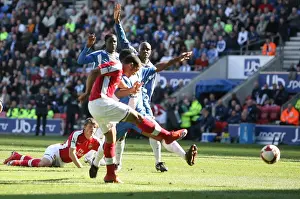 Theo Walcott scores Arsenals 1st goal as Emerson Boyce