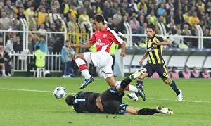 Theo Walcott Scores Arsenal's Second Goal Past Volkan Demirel in UEFA Champions League: Fenerbahce 2-5 Arsenal