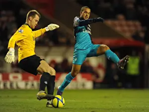 Theo Walcott vs. Simon Mignolet: Intense Battle in Sunderland v Arsenal FA Cup Clash