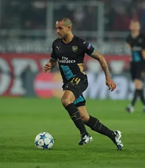 Theo Walcott's Brilliant Performance: Arsenal Crushes Olympiacos 3-0 in Champions League