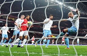 Images Dated 28th January 2012: Theo Walcott's Controversial FA Cup Goal: Arsenal vs. Aston Villa (2011-12)