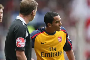 Theo Walcott's Disallowed Goal: A Controversial Moment in Arsenal's 1:1 Draw with Sunderland (2008)