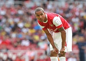 Images Dated 31st July 2010: Theo Walcott's Draw: Arsenal vs. AC Milan at Emirates Cup, 2010