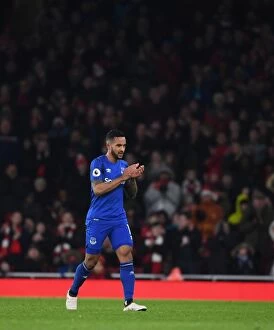 Images Dated 3rd February 2018: Theo Walcott's Emotional Substitution: Arsenal vs. Everton, Premier League 2017-18
