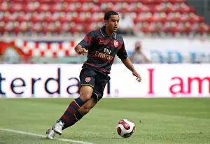 Theo Walcott's Stunner: Arsenal's Victory Over Lazio at Amsterdam ArenA (2007)
