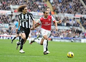 Newcastle United v Arsenal 2010-11 Collection: Theo Walcott's Thrilling Solo Goal Past Fabricio Coloccini vs. Newcastle United (Arsenal 1-4)