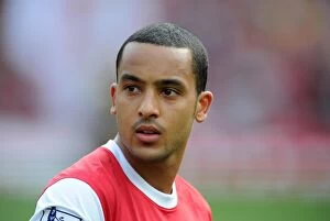 Images Dated 17th April 2011: Theo Walcott's Thrilling Stalemate: Arsenal vs Liverpool, Barclays Premier League