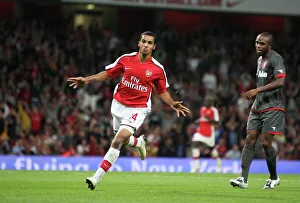 Theo Walcott's Triumph: Arsenal's 3rd Goal vs. FC Twente in Champions League