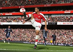Images Dated 14th March 2009: Theo Walcott's Unforgettable Night: Arsenal's 4-0 Thrashing of Blackburn Rovers, March 14, 2009