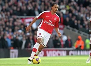 Images Dated 8th November 2008: Theo Walcott's Winning Goal: Arsenal 2-1 Manchester United, Barclays Premier League