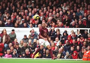 Images Dated 8th November 2005: Thierry Henry (Arsenal). Arsenal 3: 1 Sunderland. FA Premier League