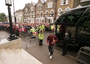 Thierry Henry (Arsenal). Arsenal 4: 1 Fulham. FA Premier League